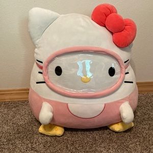 Hello Kitty Squishmallow